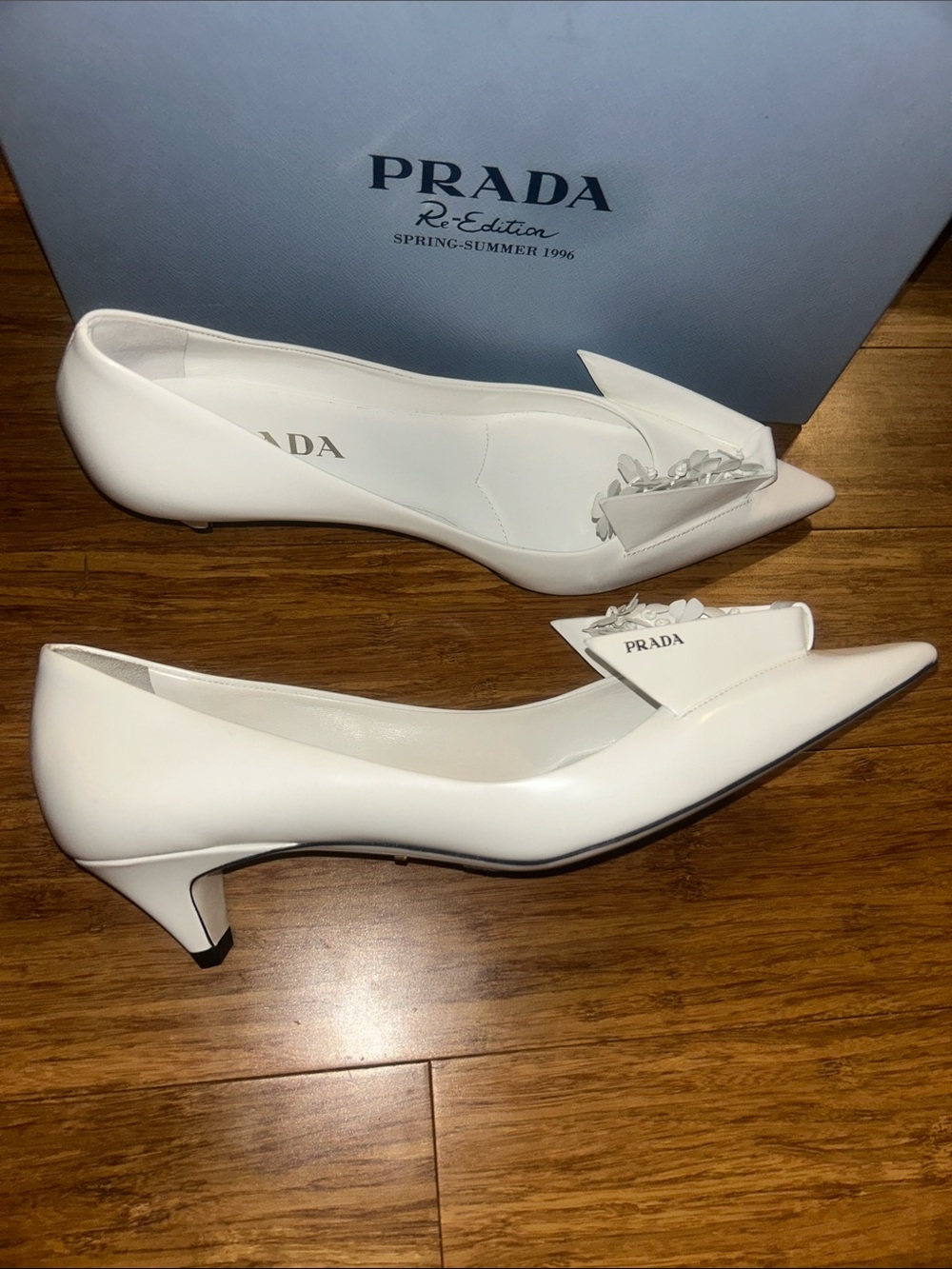 PRADA Bunny Brushed Leather Kitten Heel Pumps Floral Appliqués Size 39 White - Picture 8 of 10